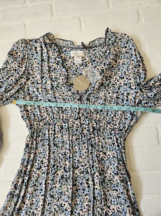 3/4 Sleeve Floral dress - Picture 2 of 12